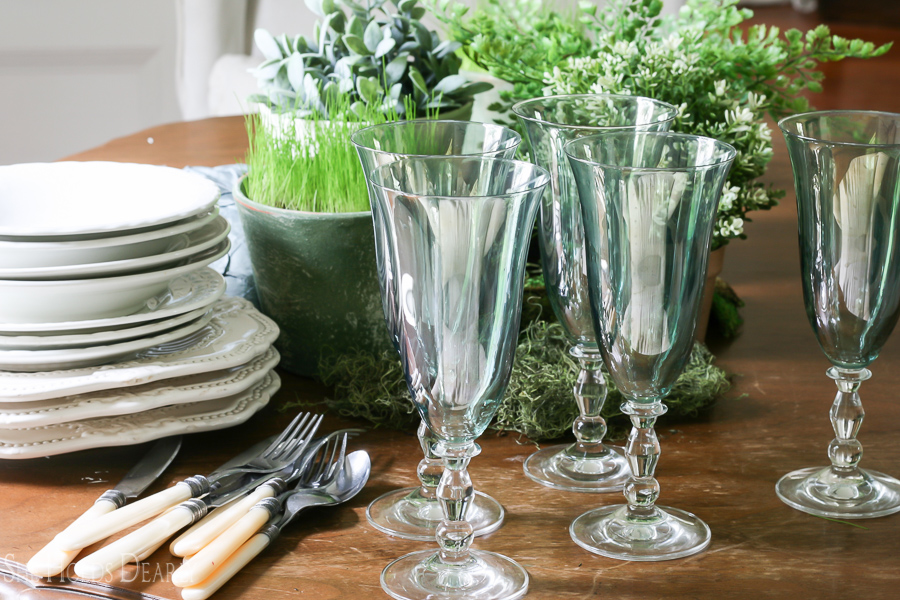 Dinner Party Decor Plan, Table Settings and Centerpieces