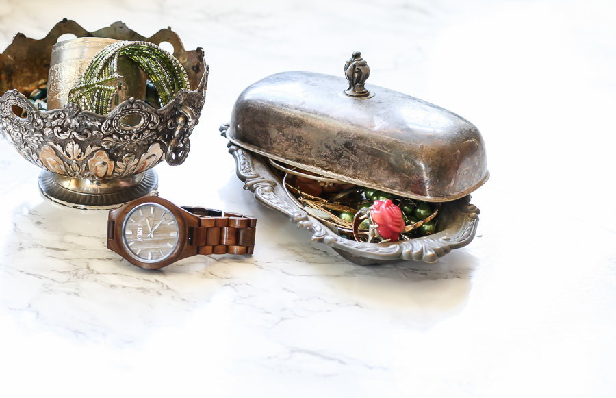 12 Creative Ways to Display Dishes She Holds Dearly