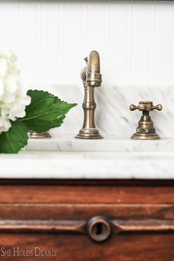 Farmhouse Sink Faucet by sheholdsdearly.com