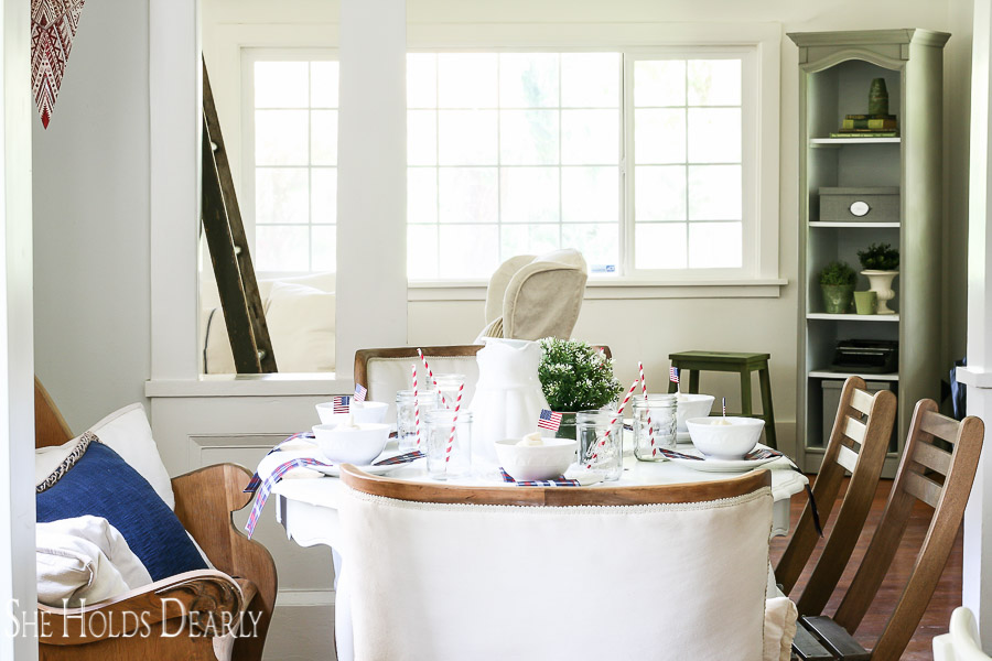 Learn how to quickly set up a darling patriotic, farmhouse style table.