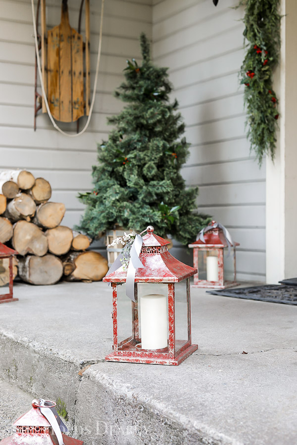 Farmhouse Christmas Tree by sheholdsdearly.com