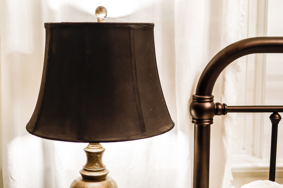 How To Paint A Lampshade Black She, How To Spray Paint Fabric Lamp Shades