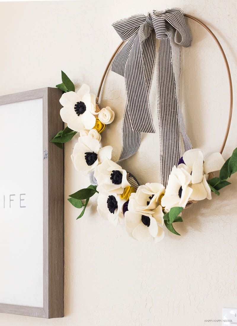 DIY Felt Floral Wreath Easter Decoration