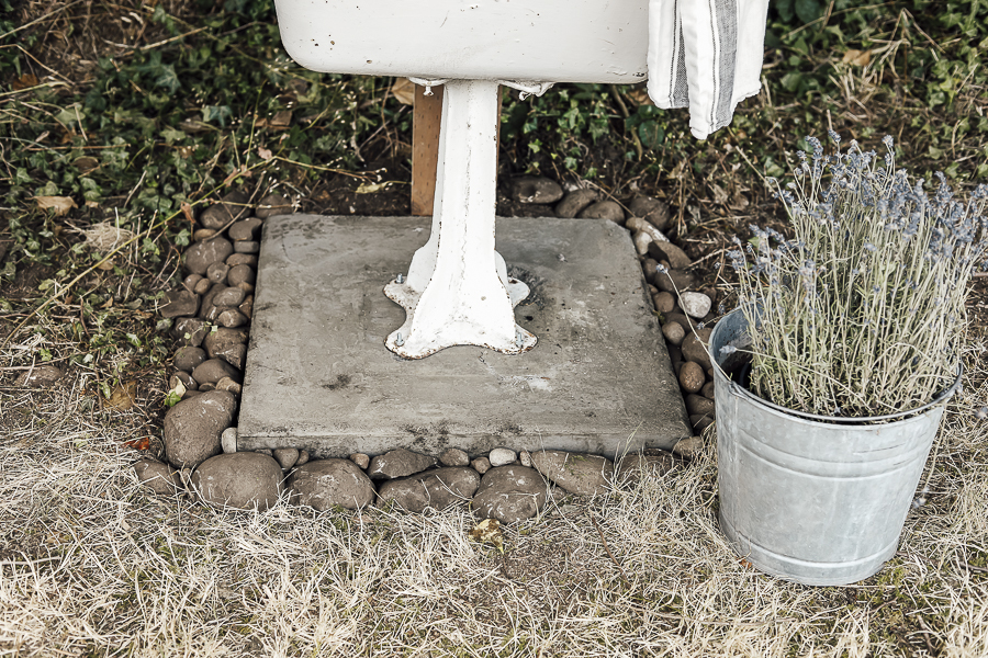 DIY Garden Sink Ideas by sheholdsdearly.com
