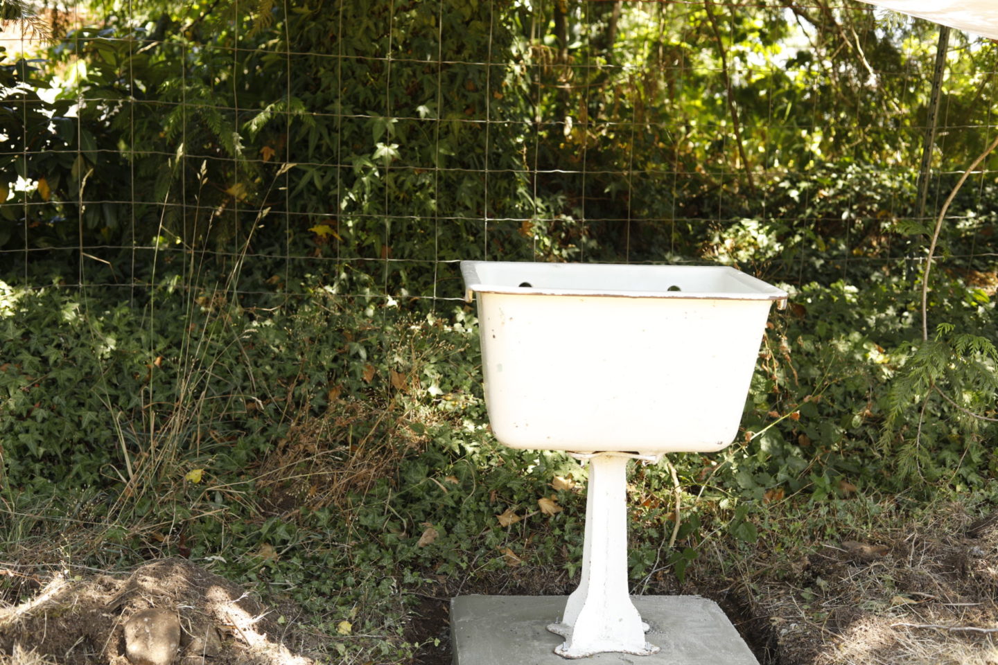 Outdoor Farmhouse Sink by sheholdsdearly.com