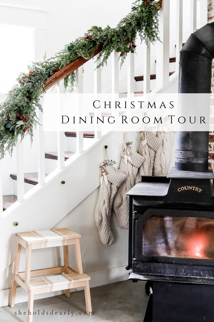 Christmas Dining Room Tour by sheholdsdearly.com