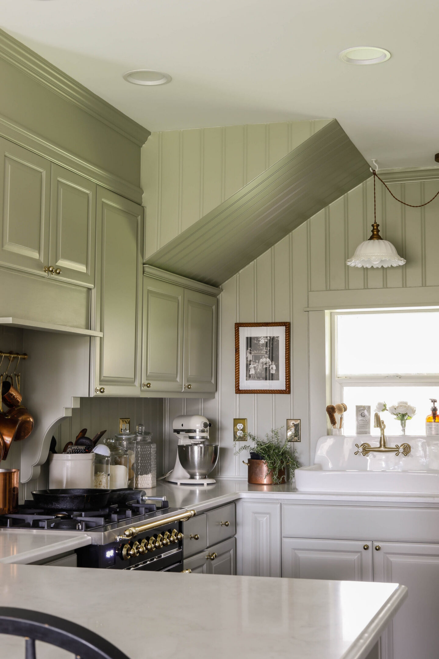 It was time. We have finished the European Style Kitchen remodel and today I'm going to share all of the details and steps we followed.