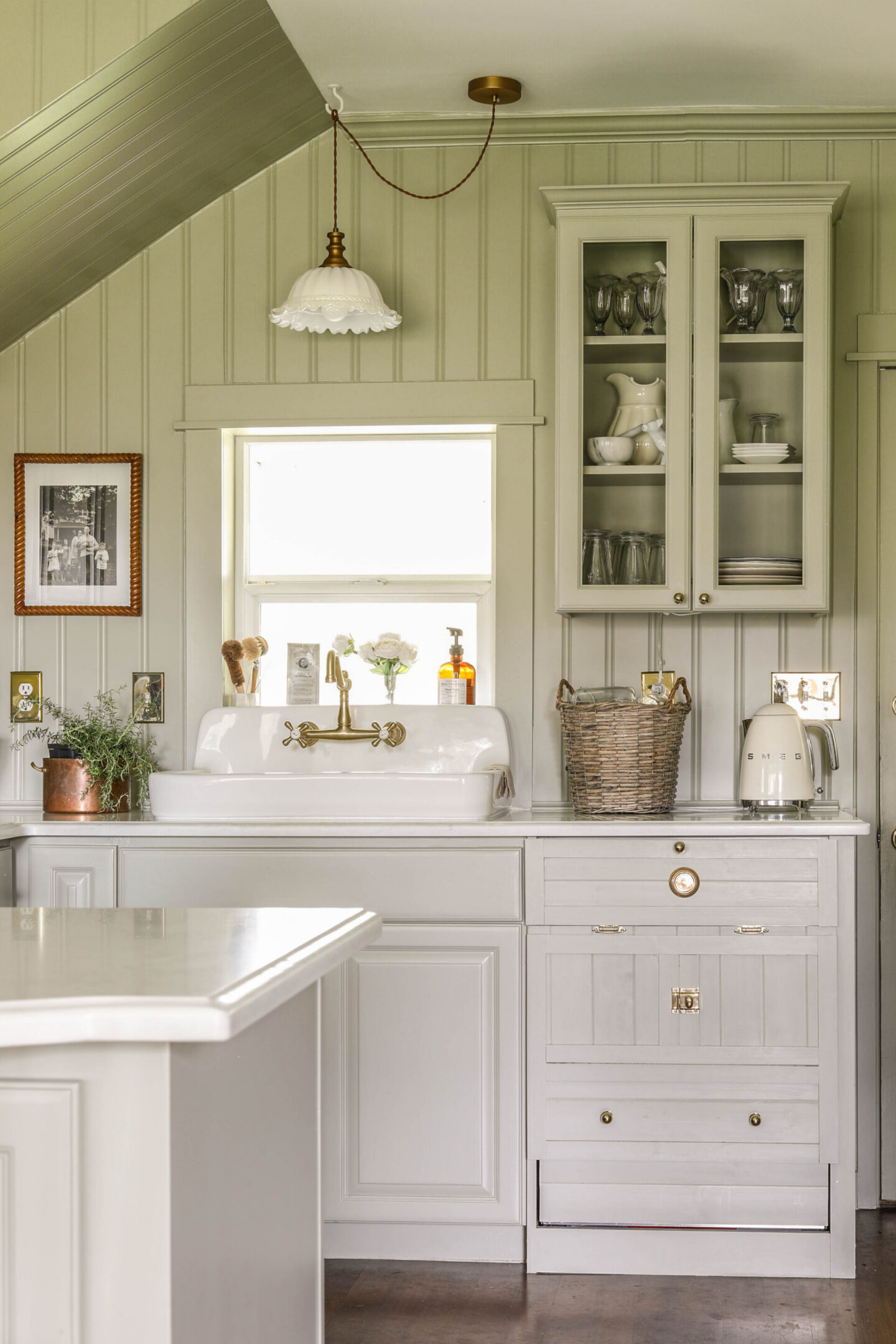 It was time. We have finished the European Style Kitchen remodel and today I'm going to share all of the details and steps we followed.