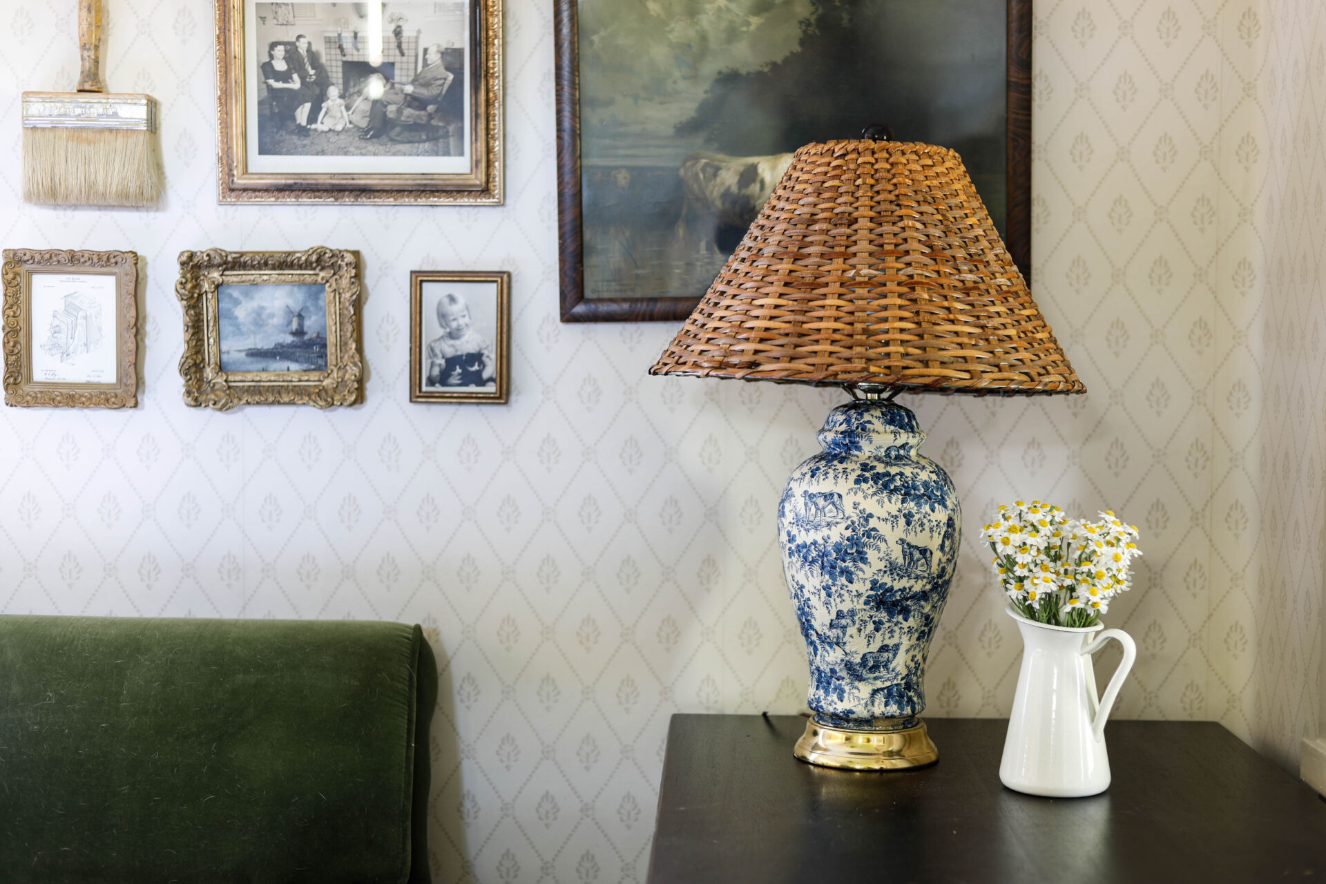 Purchasing a Chinoiserie style lamp can cost anywhere from $100-400 (and beyond); so instead, I thrifted a simple lamp base and created my own!